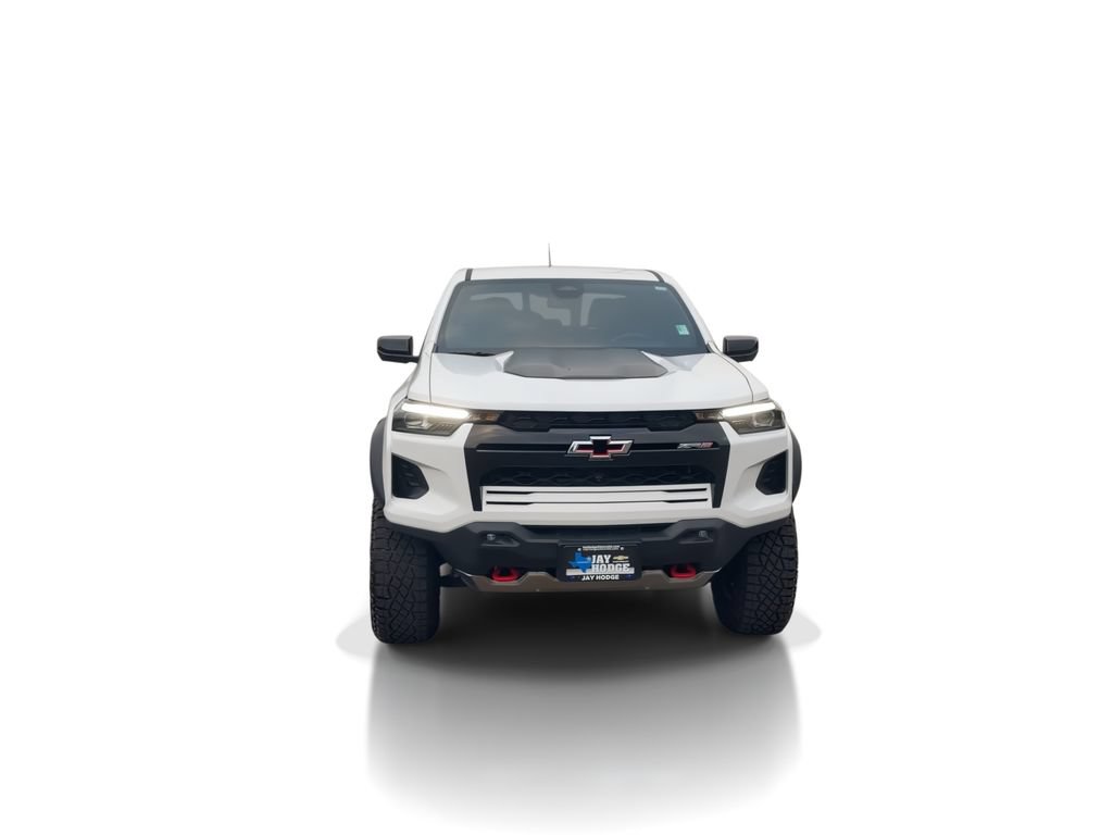 Used 2025 Chevrolet Colorado ZR2 w/ Technology Package AWD/4WD image 3