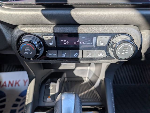 Used 2024 Nissan Kicks SR w/ SR Premium Package image 14