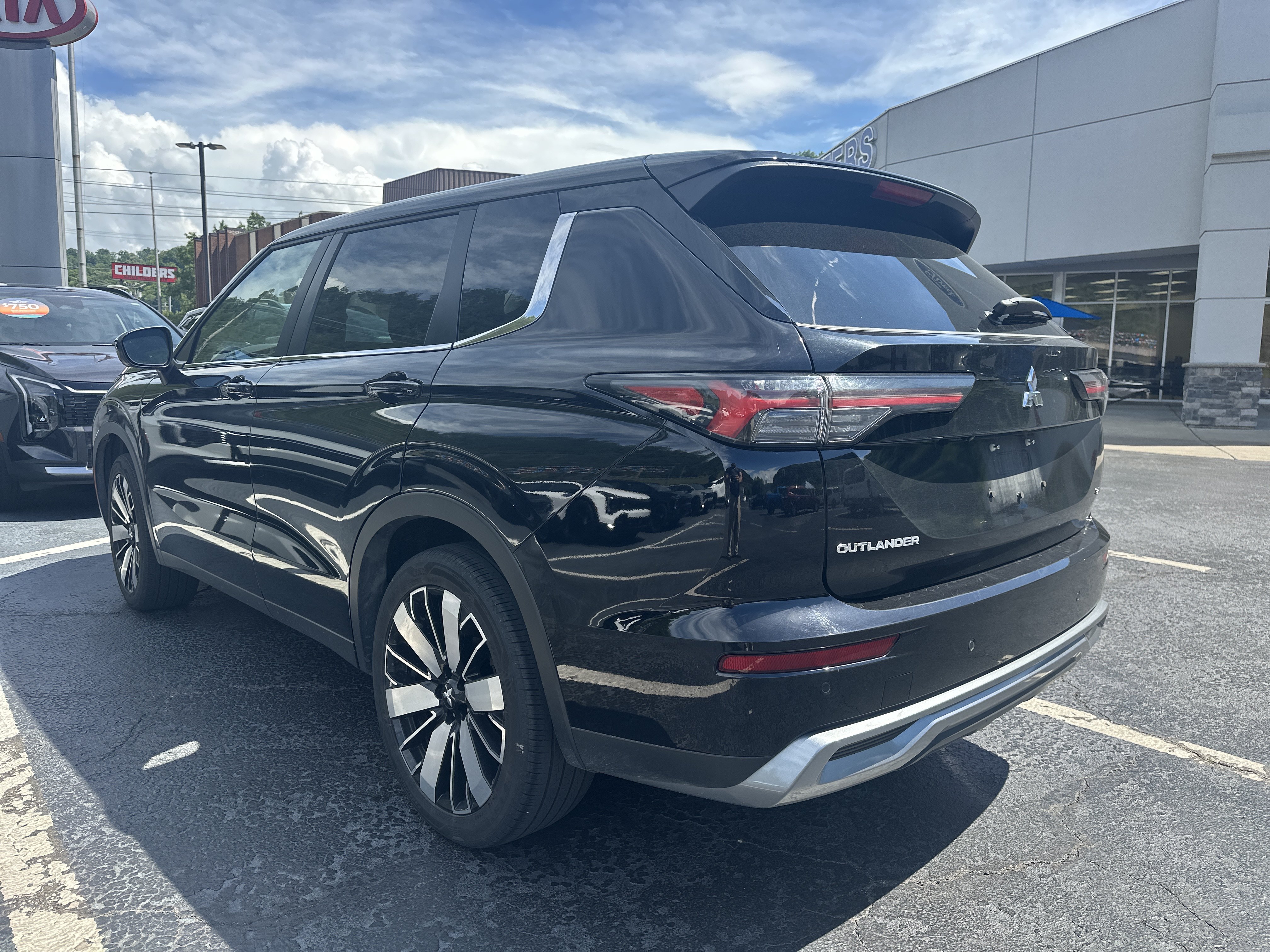 Used 2025 Mitsubishi Outlander SE AWD/4WD image 10