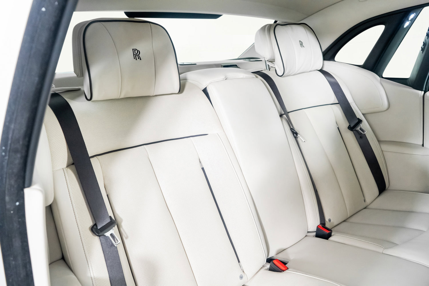 Used 2019 Rolls-Royce Phantom Sedan image 31