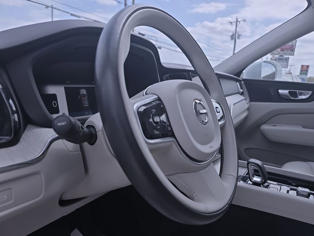 Used 2023 Volvo XC60 B5 Plus w/ Climate Package image 18