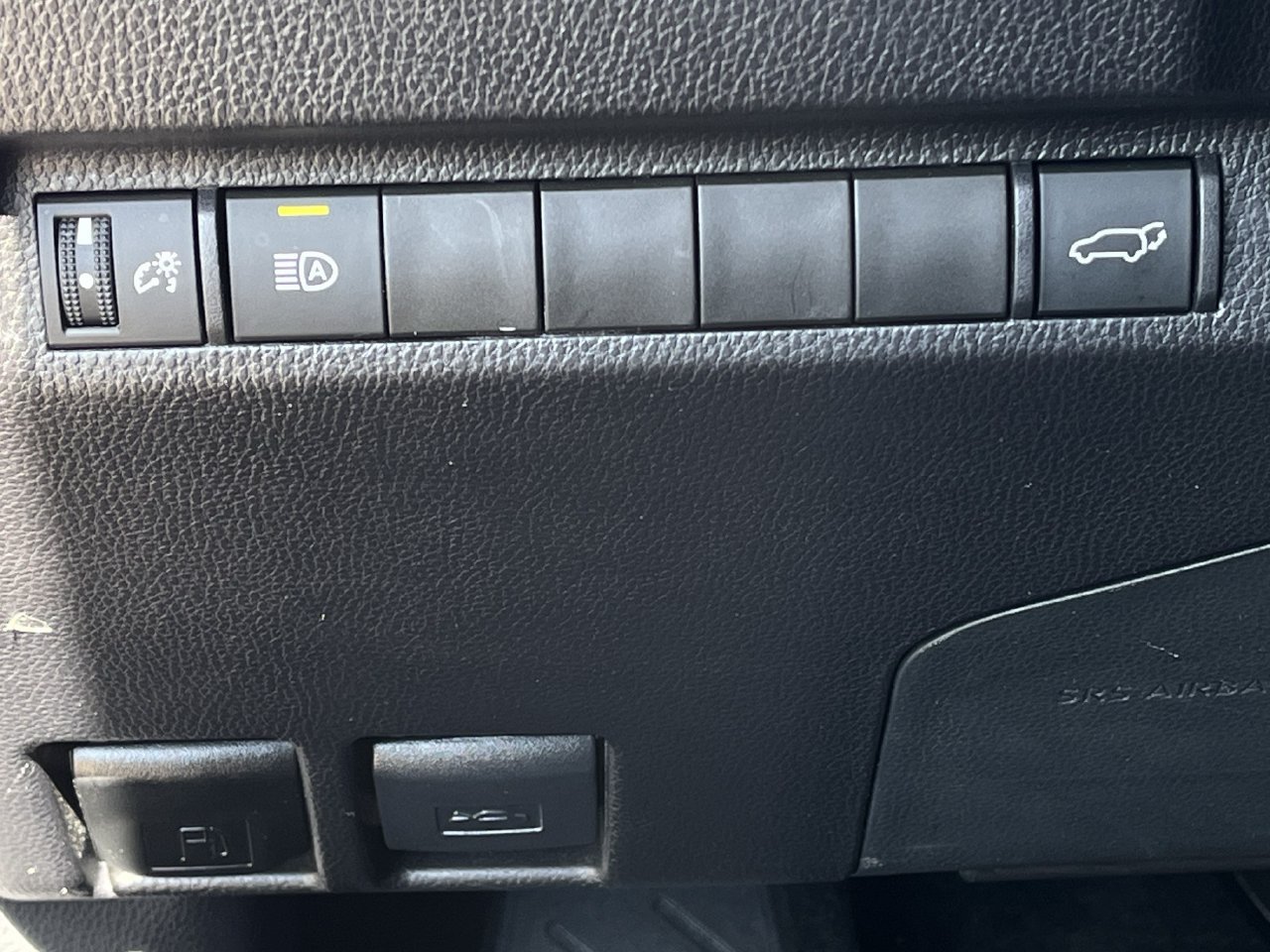 Used 2024 Toyota RAV4 XLE Premium FWD image 20