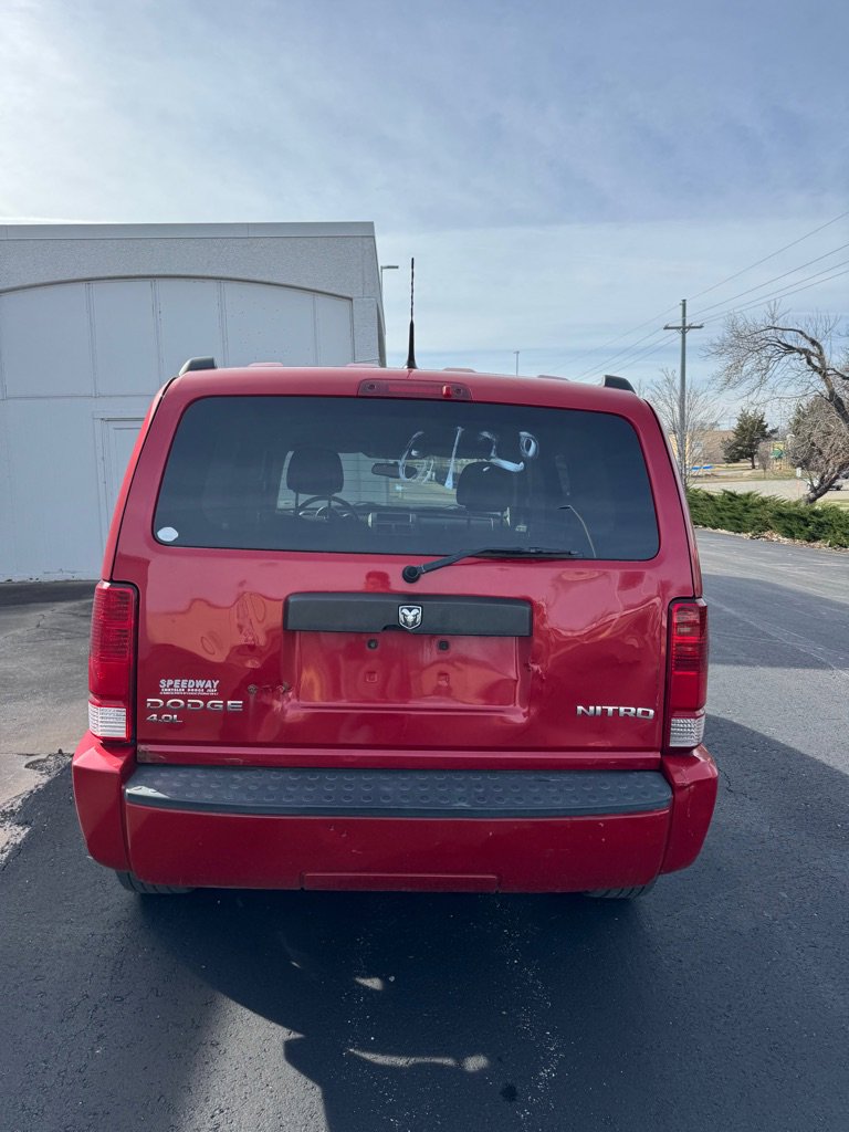 Used 2011 Dodge Nitro Heat image 4