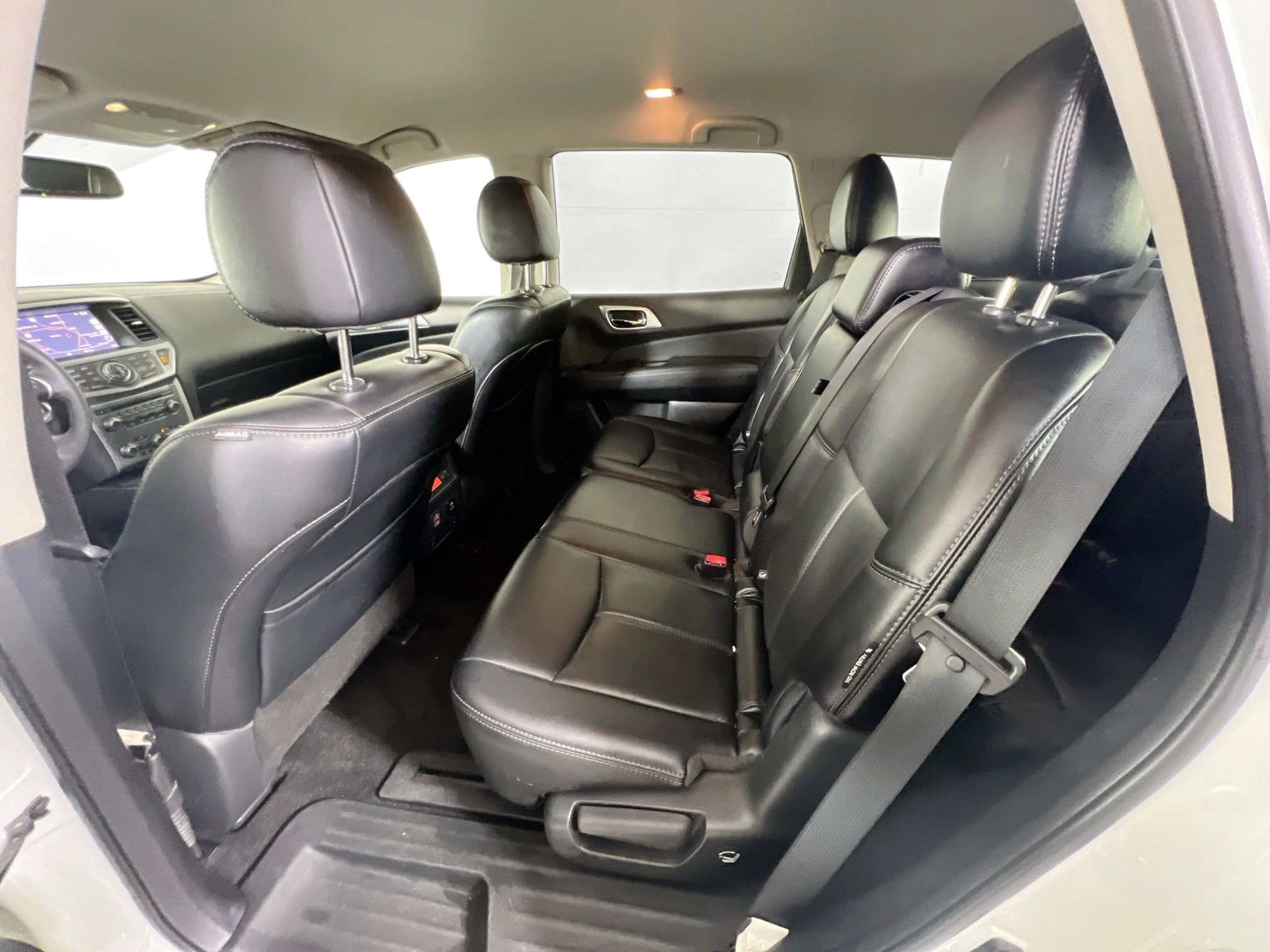 Used 2018 Nissan Pathfinder SL AWD/4WD image 24