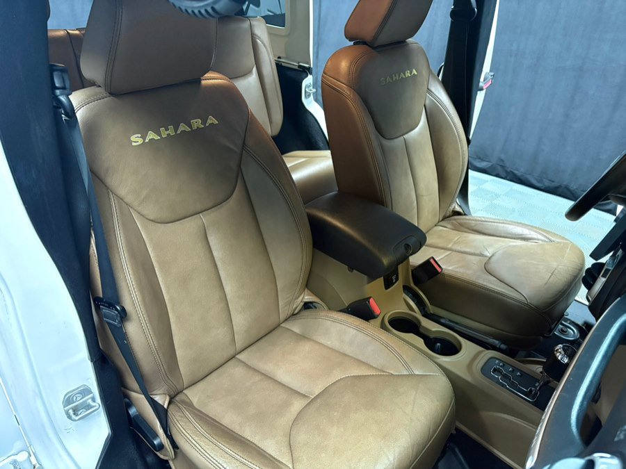 Used 2015 Jeep Wrangler Unlimited Sahara w/ Dual Top Group image 36