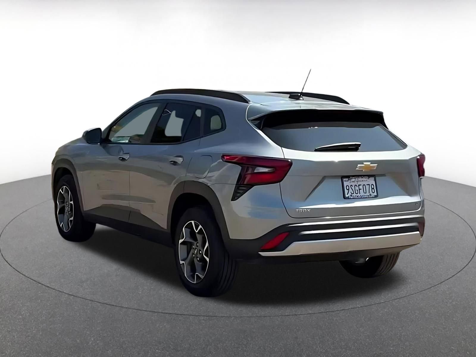 Used 2025 Chevrolet Trax LT image 11