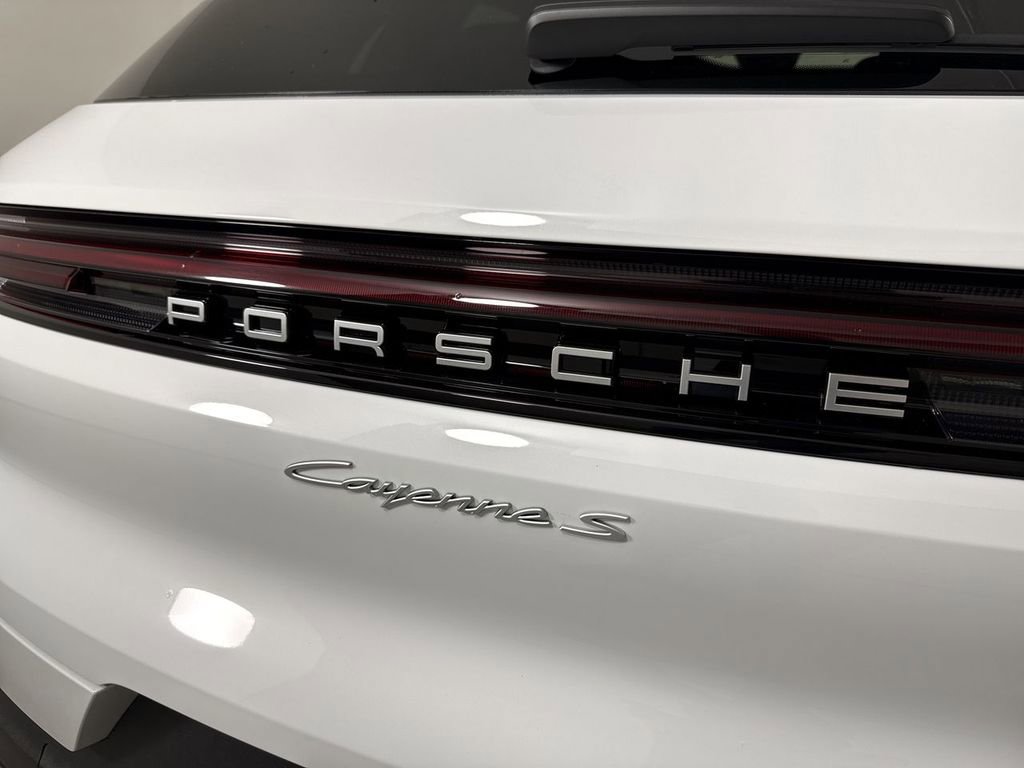 New 2026 Porsche Cayenne S image 19