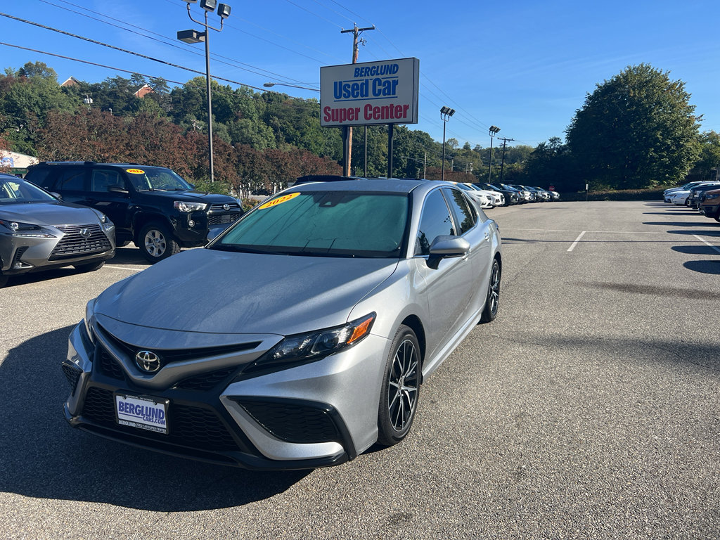 Used 2022 Toyota Camry SE