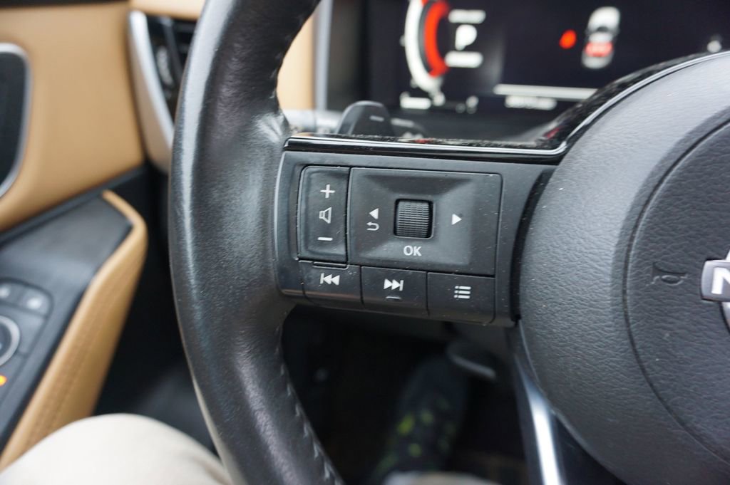 Used 2023 Nissan Rogue Platinum image 8