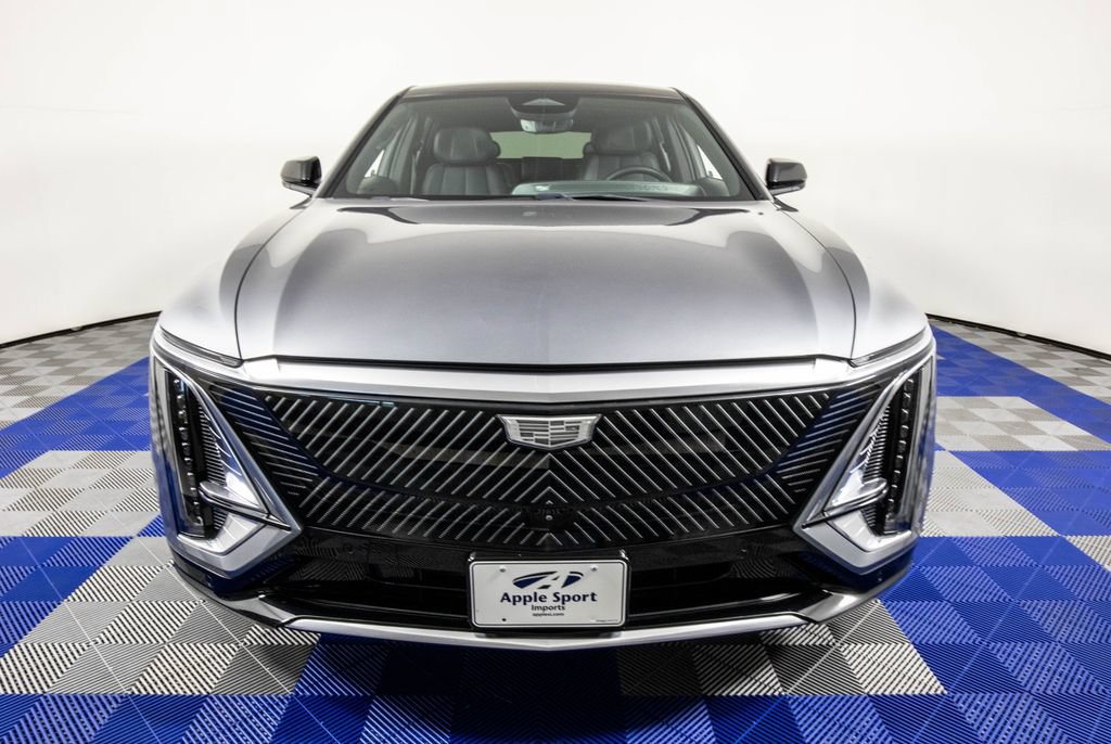 Used 2023 Cadillac Lyriq 2WD image 3