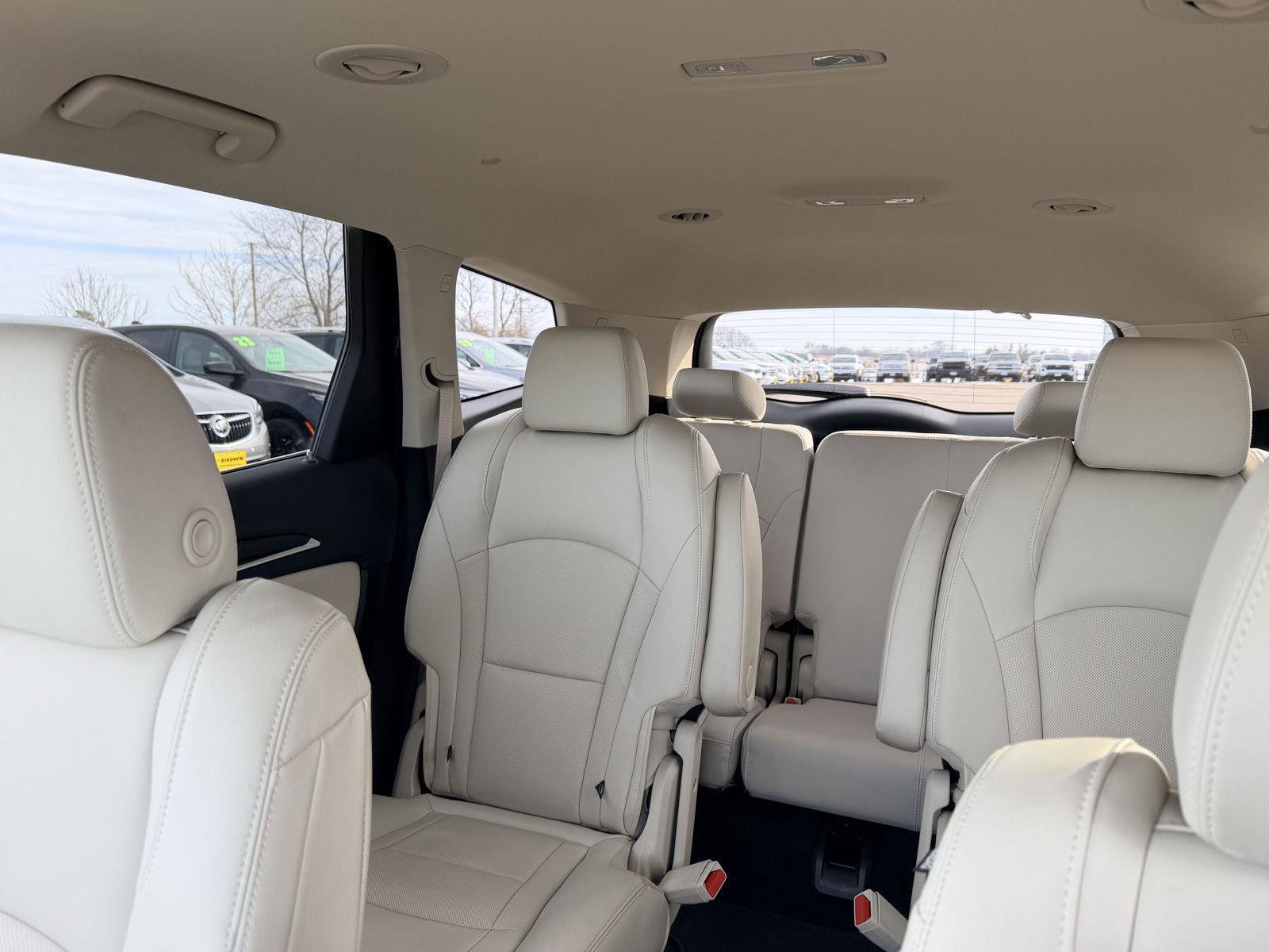 Used 2023 Buick Enclave Essence image 19