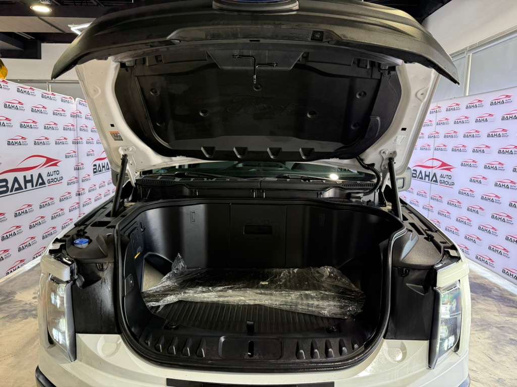 Used 2022 Ford F150 Lightning Pro image 64