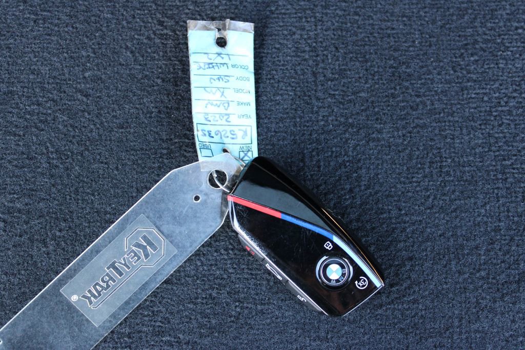 New 2023 BMW XM image 32