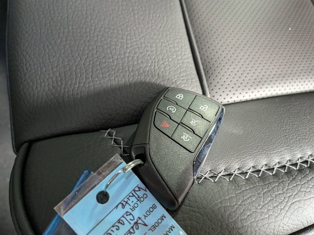 New 2026 GMC Yukon XL Denali w/ Denali Reserve Package image 35