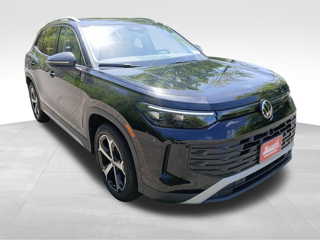 New 2026 Volkswagen Tiguan SE FWD image 7