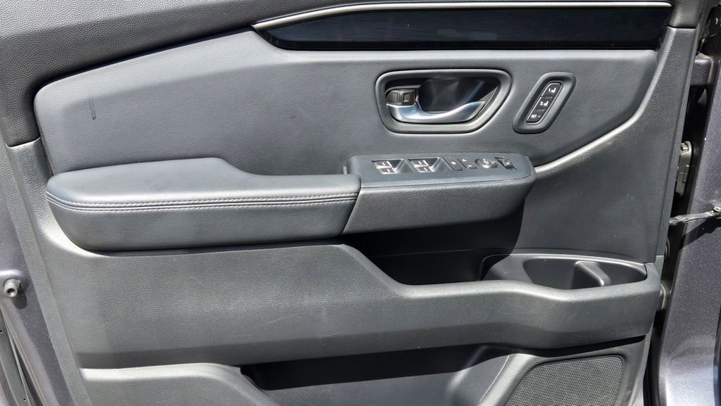 Used 2025 Honda Pilot EX-L image 15