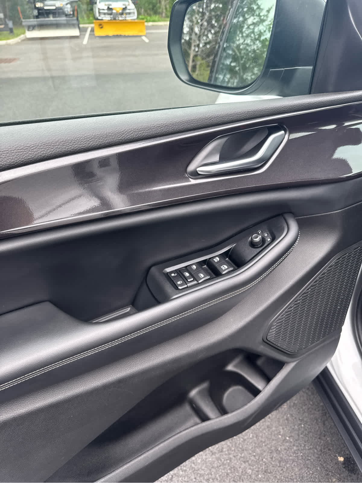 Certified 2023 Jeep Grand Cherokee Laredo image 16