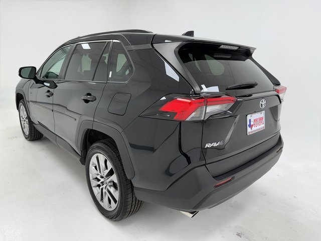 Used 2022 Toyota RAV4 XLE Premium image 38