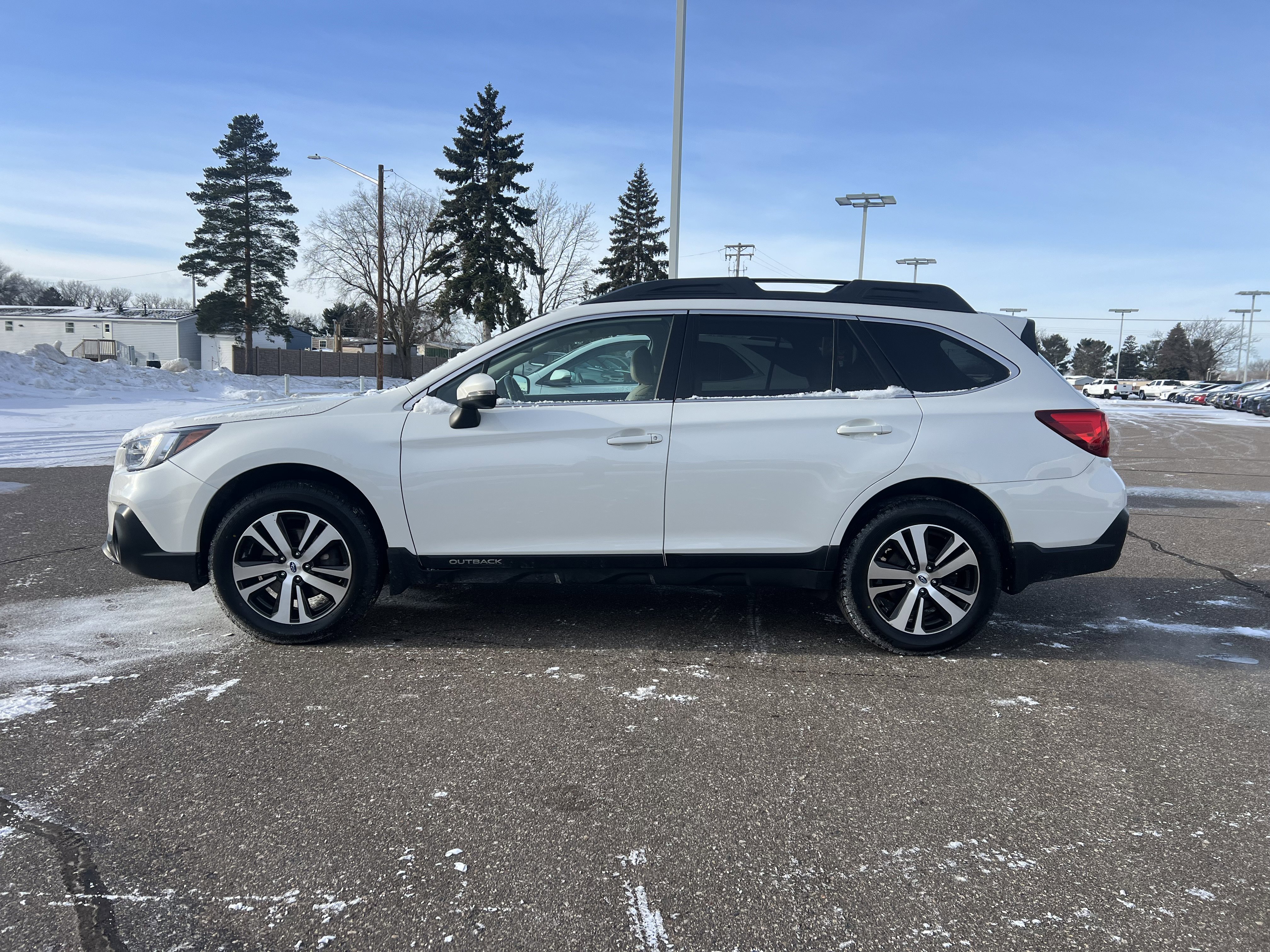 Used 2018 Subaru Outback 2.5i Limited image 4