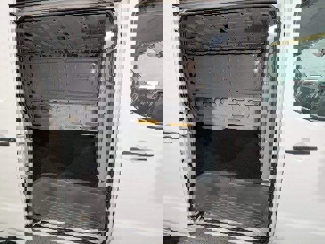 Used 2021 Nissan NV 2500 S image 23