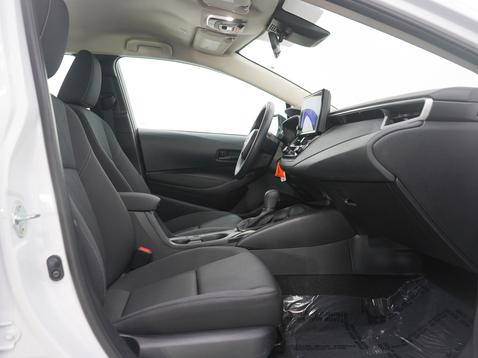 Used 2025 Toyota Corolla LE FWD image 13