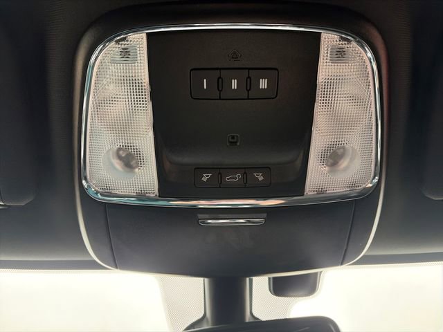 Used 2018 Jeep Grand Cherokee Altitude image 50