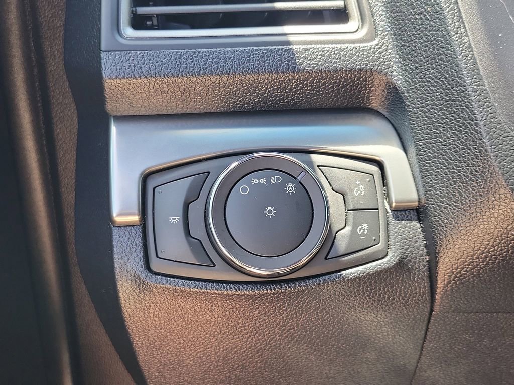 Used 2019 Ford Explorer XLT FWD image 29