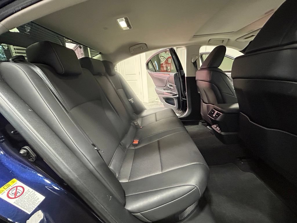 Used 2019 Lexus ES 300h w/ Premium Package FWD image 46