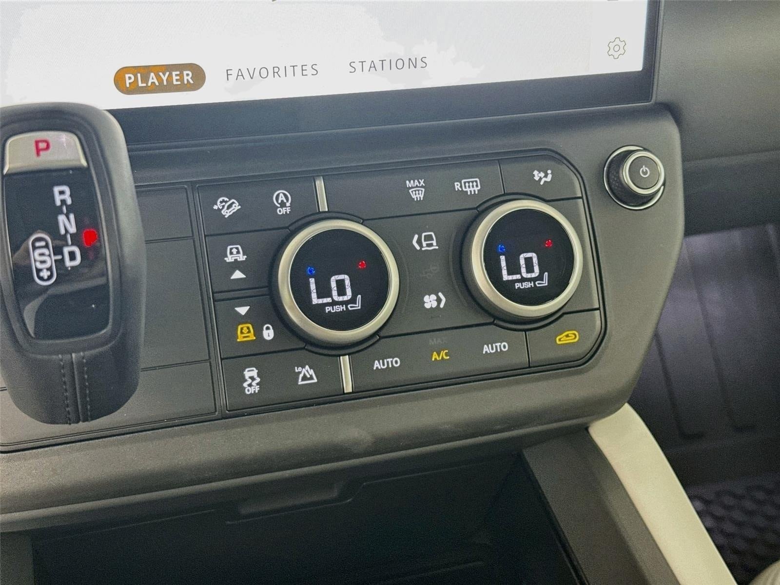 New 2026 Land Rover Defender 110 X-Dynamic SE AWD/4WD image 18