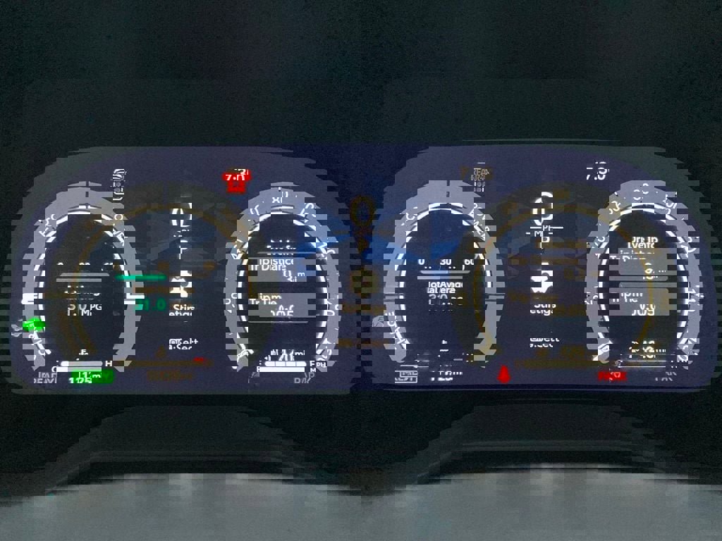 Used 2025 Toyota Sienna Platinum image 18