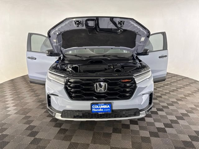 Used 2025 Honda Pilot TrailSport image 14