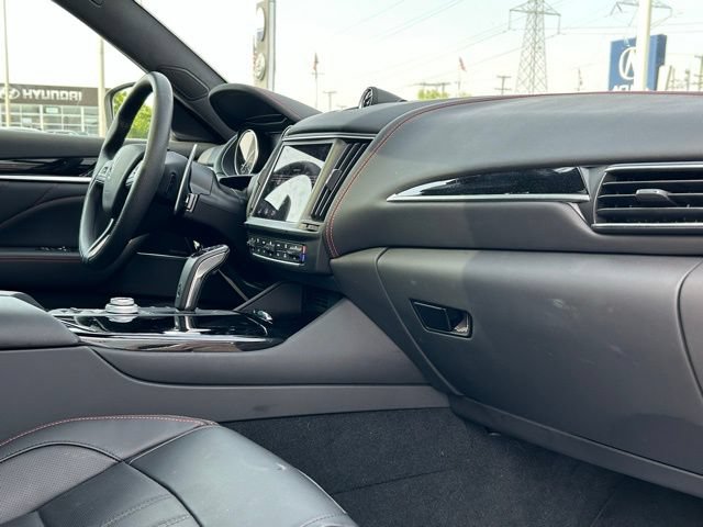 Used 2024 Maserati Levante GT Ultima AWD/4WD image 20