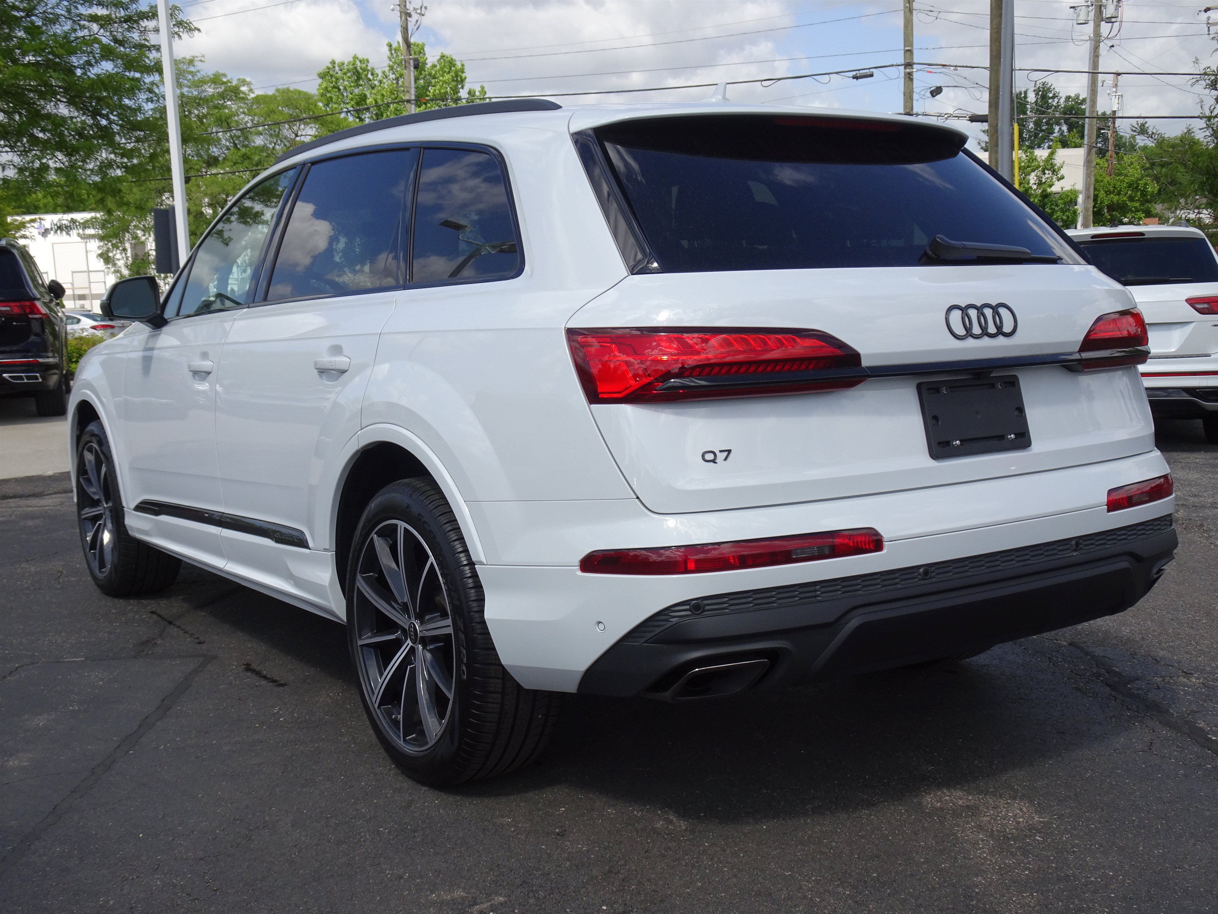 Certified 2025 Audi Q7 2.0T Premium Plus w/ Premium Plus Package AWD/4WD image 3