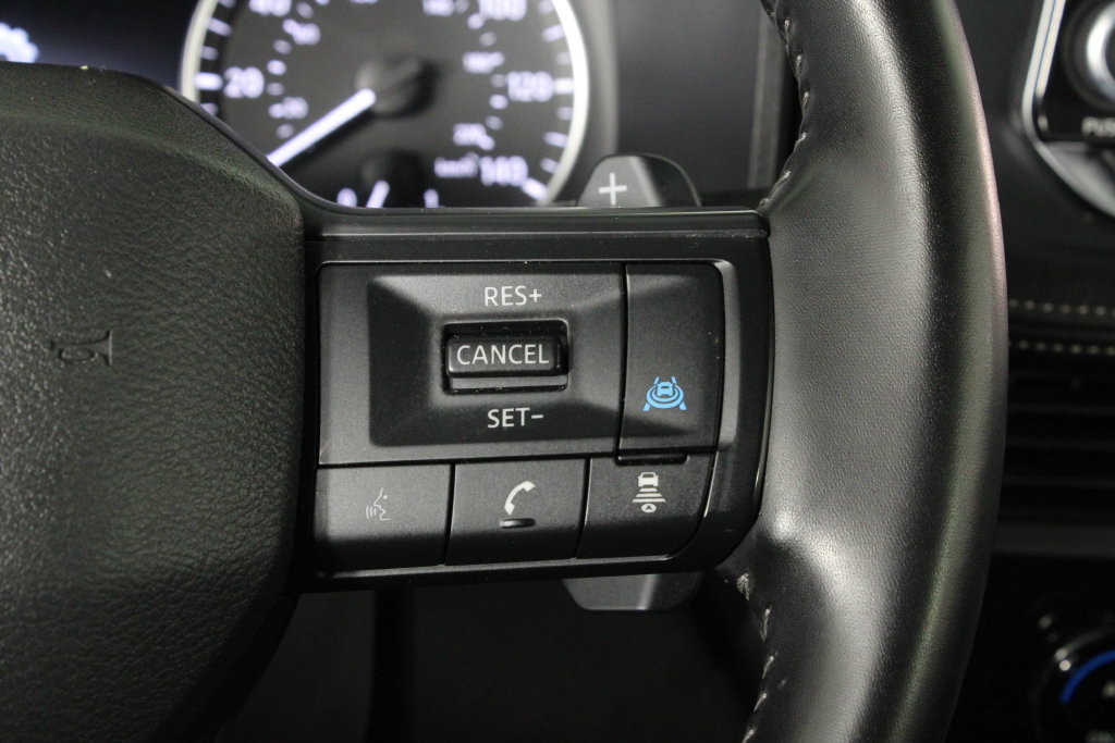 Certified 2025 Nissan Rogue SV FWD image 22