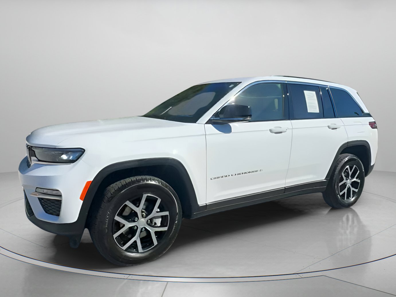 Used 2025 Jeep Grand Cherokee Limited w/ Trailer Tow Package image 13