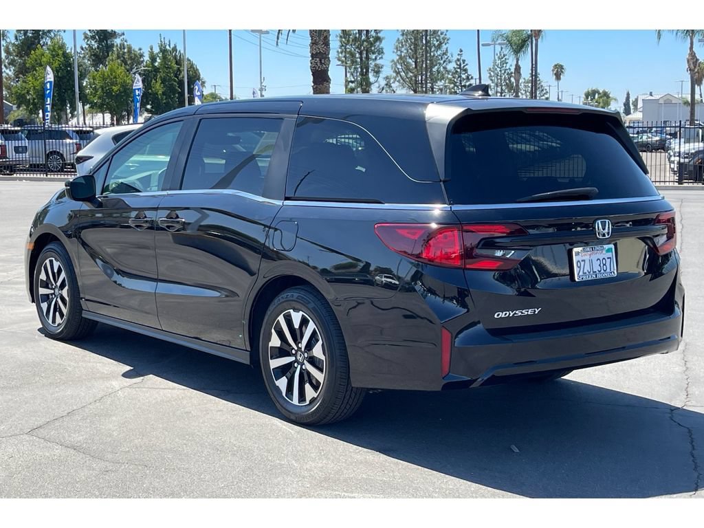 Certified 2026 Honda Odyssey EX-L image 3
