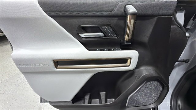 Used 2025 GMC Hummer EV 2X image 10
