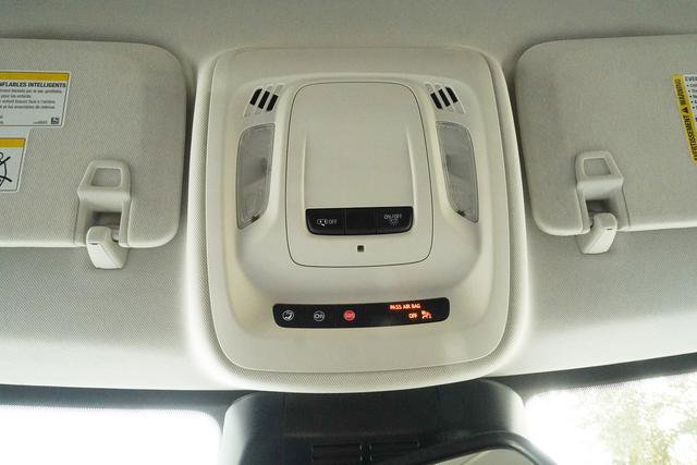 Used 2025 Buick Envision Sport Touring image 24