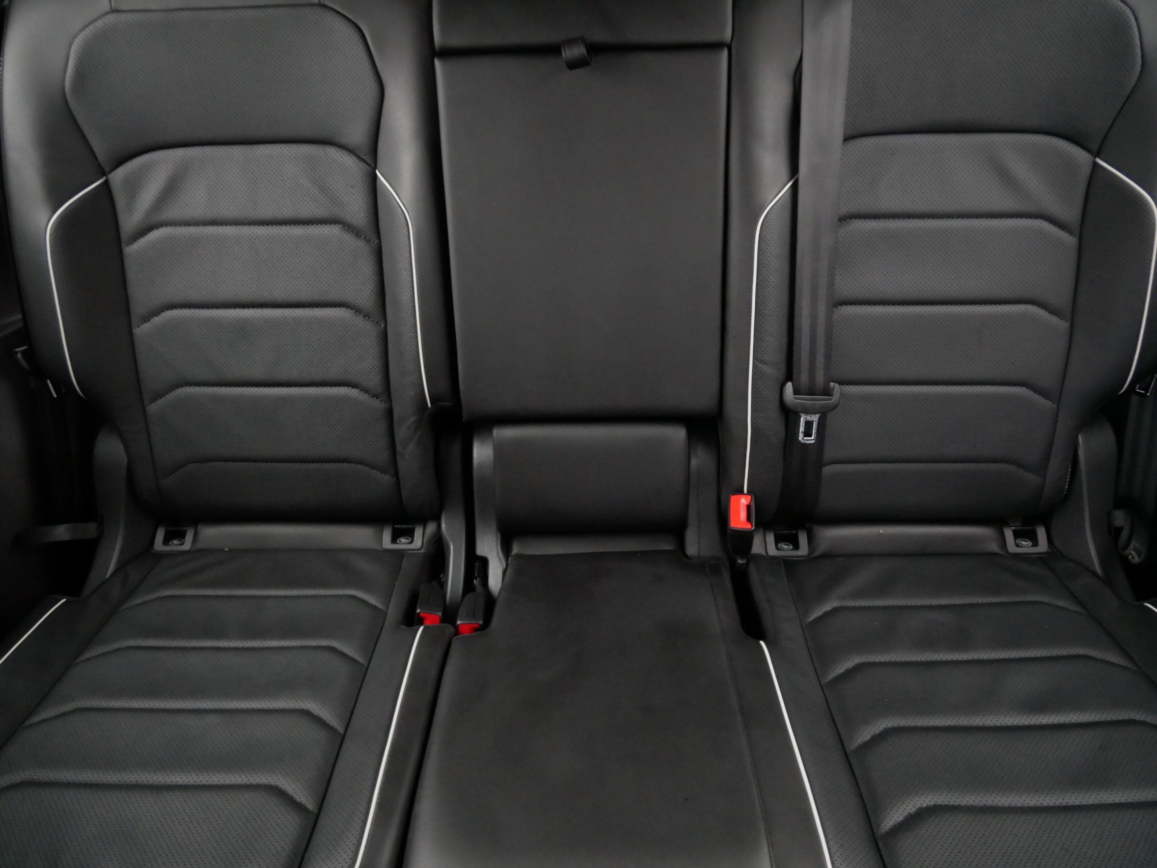 Certified 2023 Volkswagen Tiguan SEL R-Line AWD/4WD image 13