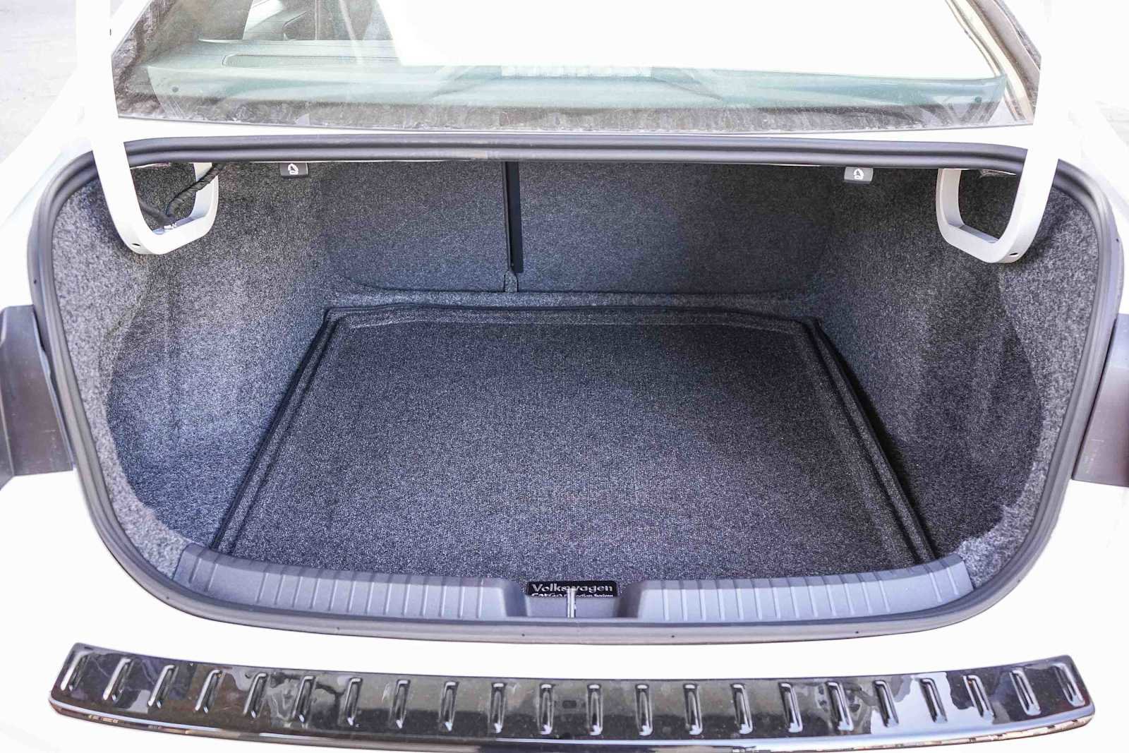 New 2026 Volkswagen Jetta GLI Autobahn FWD image 12