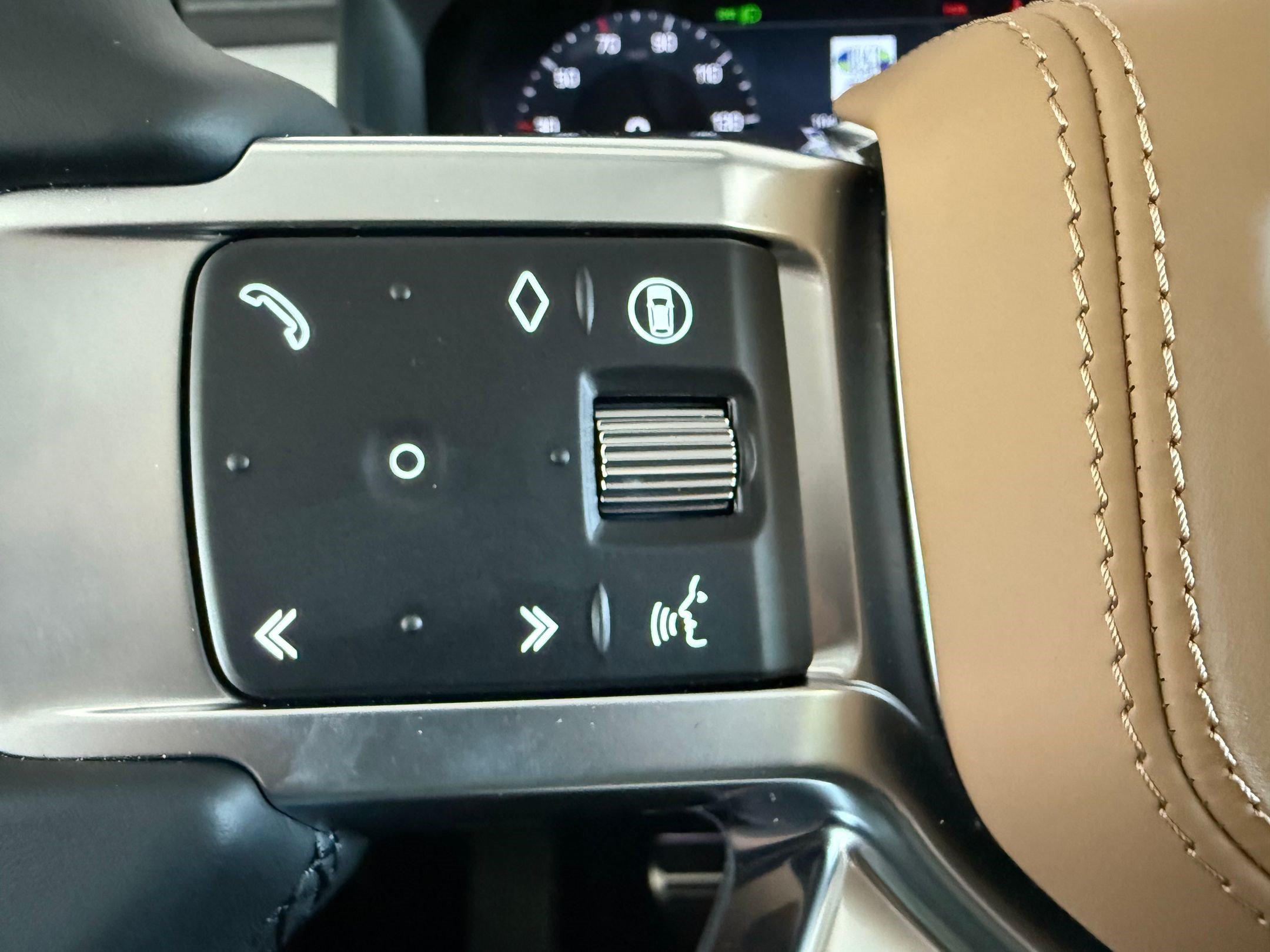 New 2026 Land Rover Discovery Limited Edition AWD/4WD image 17