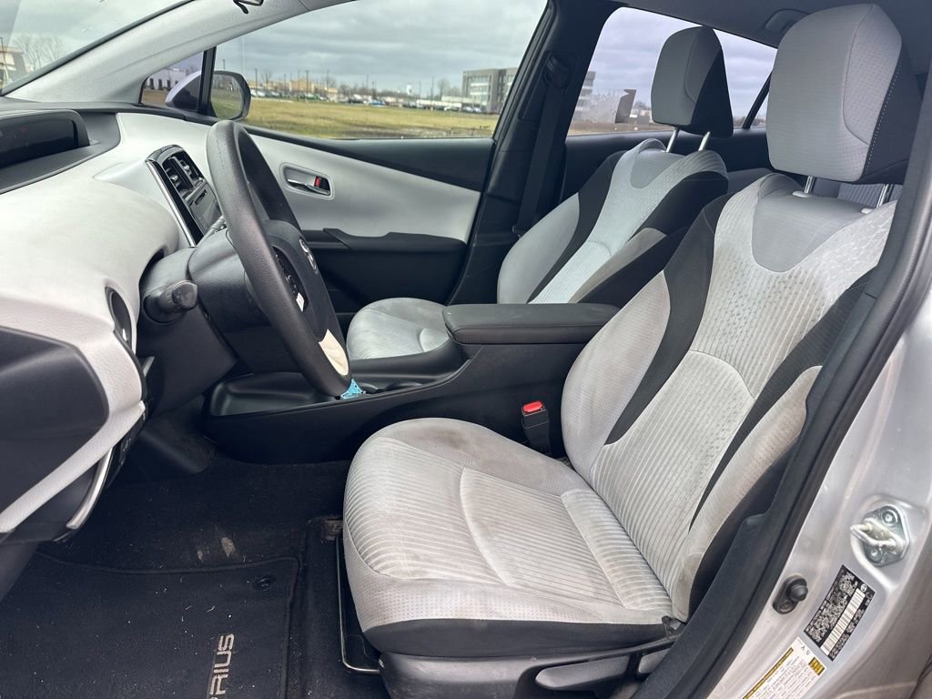 Used 2017 Toyota Prius Two w/ Carpet Mat Package image 14