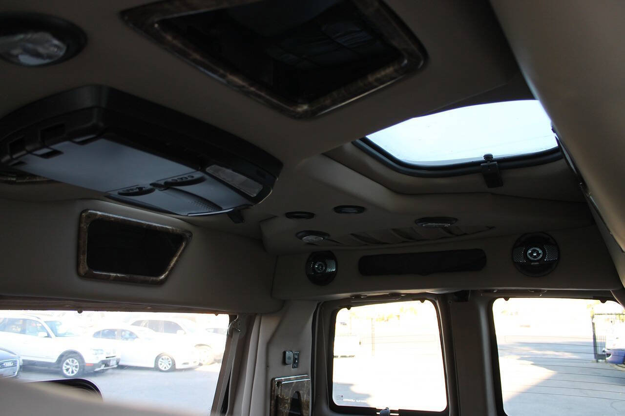 Used 2006 Chevrolet Express 1500 RWD image 33