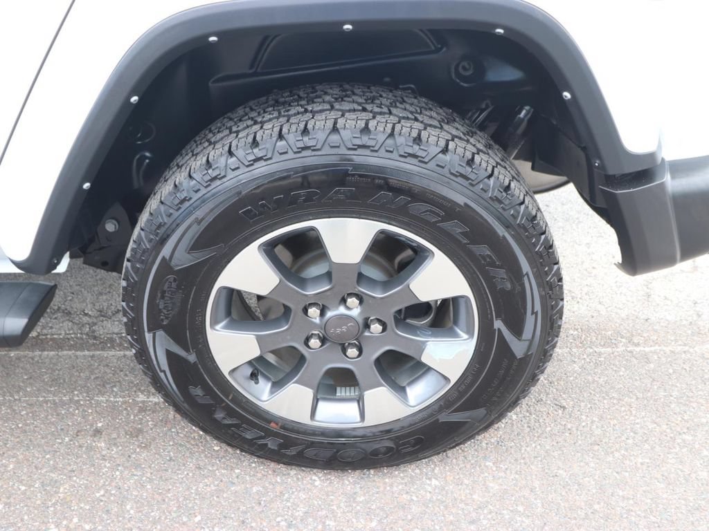 Used 2023 Jeep Wrangler Unlimited Sahara w/ LED Lighting Group AWD/4WD image 16