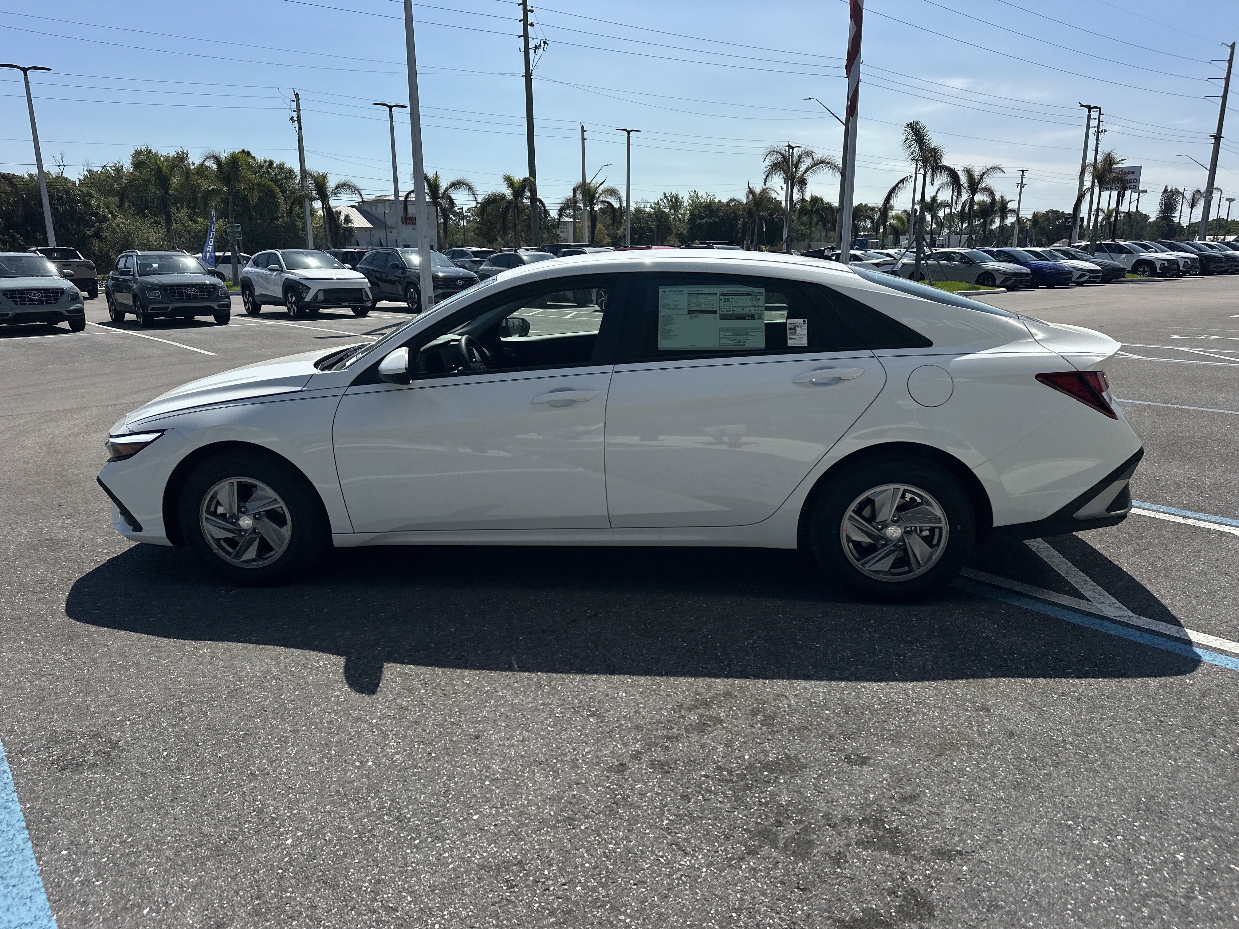 New 2026 Hyundai Elantra SE FWD image 10