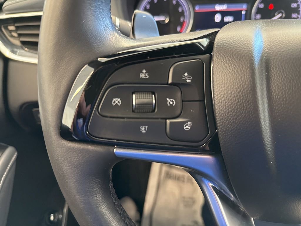 Used 2023 Buick Enclave Essence image 18