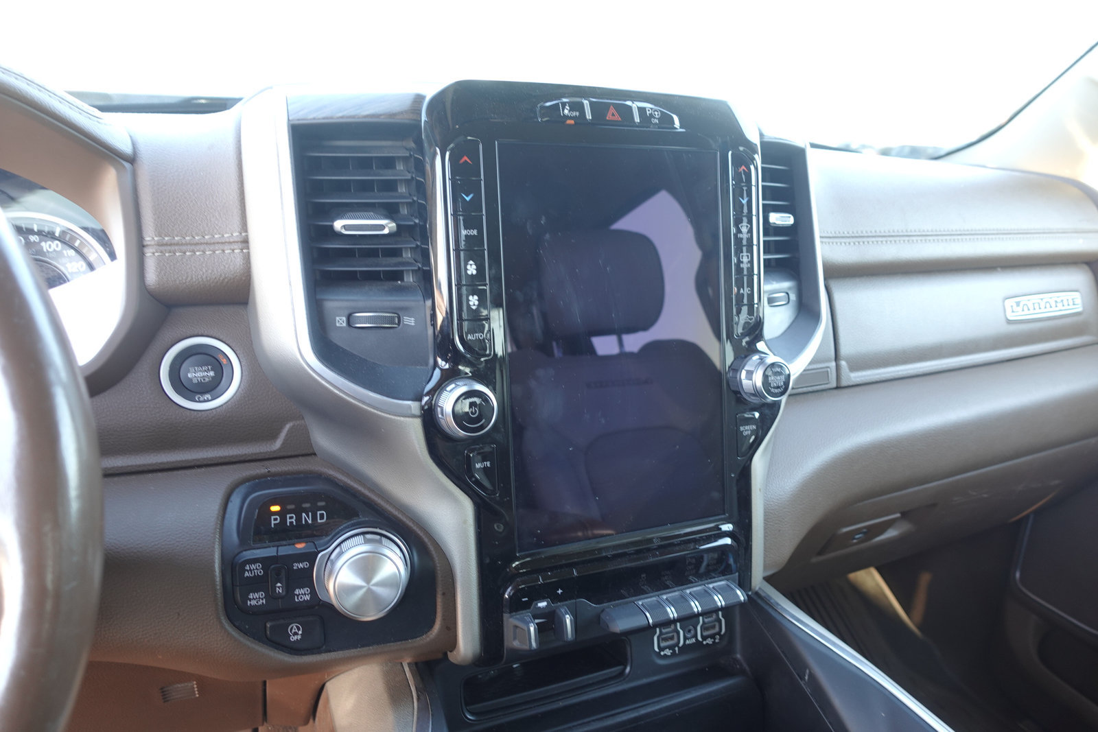 Used 2020 RAM 1500 Laramie AWD/4WD image 21
