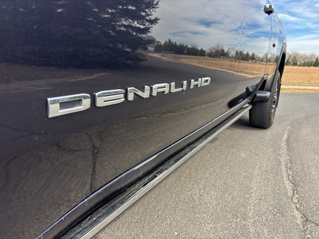 Used 2024 GMC Sierra 3500 Denali w/ Technology Package image 10