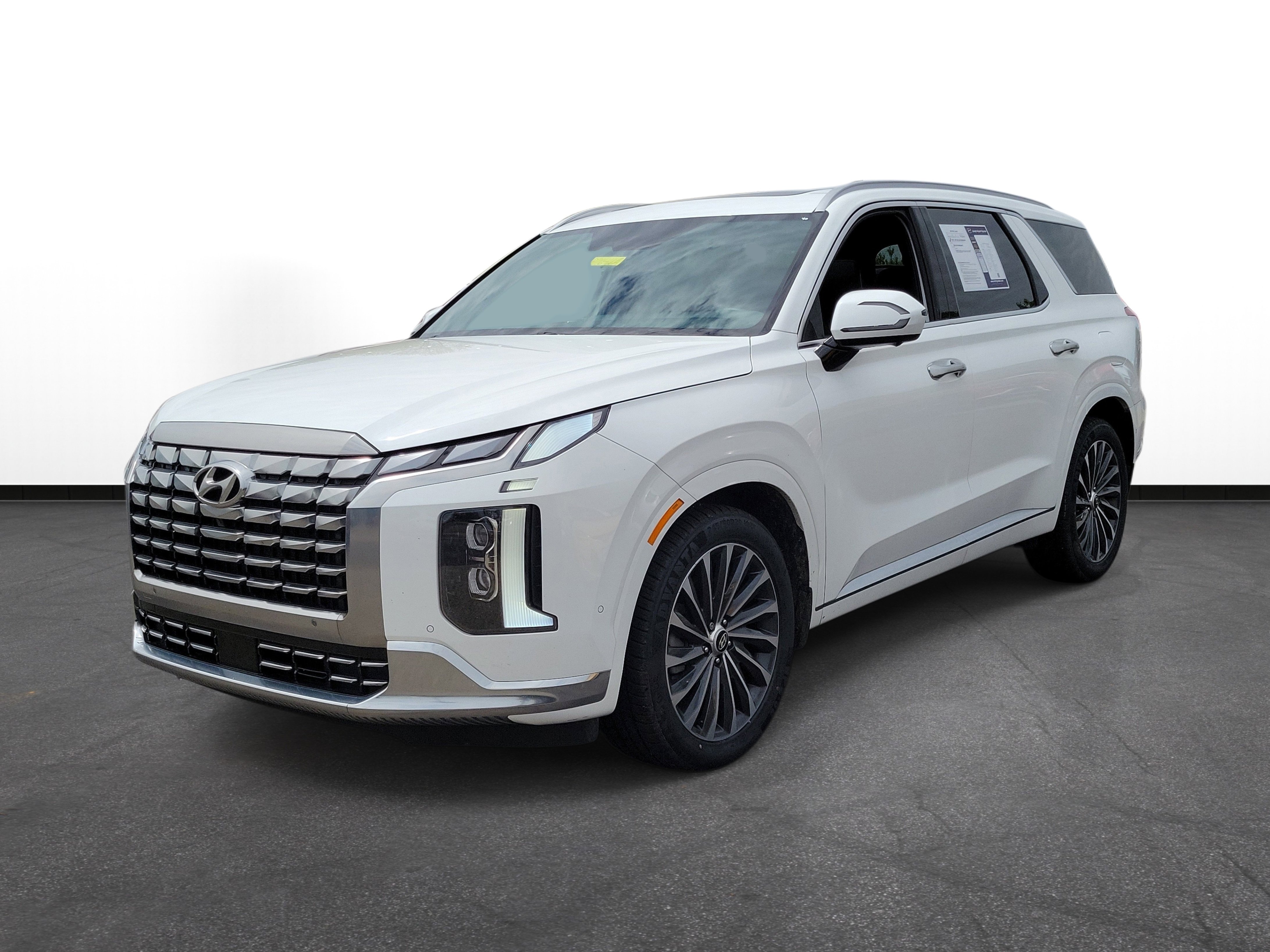 Used 2023 Hyundai Palisade Calligraphy w/ Cargo Package AWD/4WD image 2