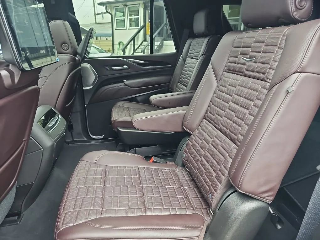 Used 2021 Cadillac Escalade Premium Luxury Platinum image 22